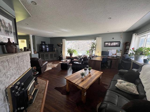 3583 Broadwater Rd, House detached with 3 bedrooms, 3 bathrooms and null parking in Central Kootenay J BC | Image 43