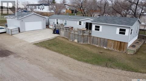 531 Brownlee Street, Home with 4 bedrooms, 2 bathrooms and null parking in Herbert SK | Card Image
