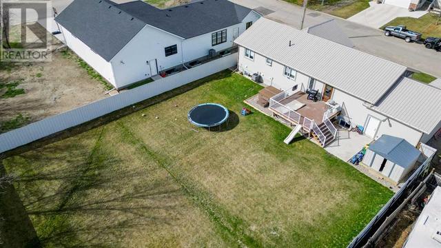 242 4a Street, House detached with 5 bedrooms, 3 bathrooms and 4 parking in Stirling AB | Image 46
