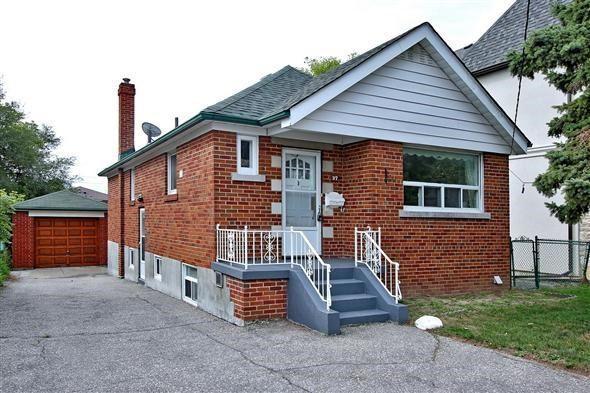37 Regina Ave, House detached with 3 bedrooms, 2 bathrooms and 3 parking in Toronto ON | Image 1