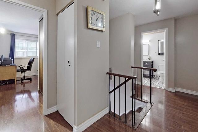 53 - 130 Ling Rd, Townhouse with 3 bedrooms, 2 bathrooms and 1 parking in Toronto ON | Image 11
