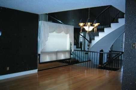 80 English Ivyway, Townhouse with 3 bedrooms, 3 bathrooms and 1 parking in Toronto ON | Image 2