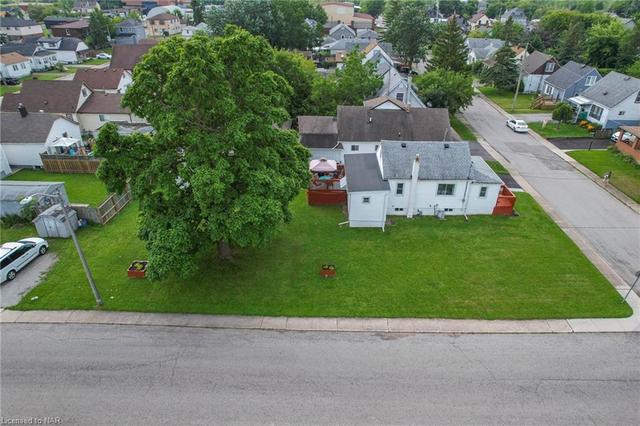 4084 Martin Avenue, House detached with 2 bedrooms, 1 bathrooms and null parking in Niagara Falls ON | Image 24