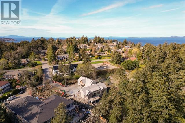 2789 Arbutus Rd, House detached with 5 bedrooms, 7 bathrooms and 8 parking in Saanich BC | Image 21