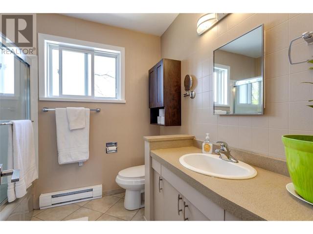 175 Secrest Place, House detached with 4 bedrooms, 1 bathrooms and 1 parking in Penticton BC | Image 21