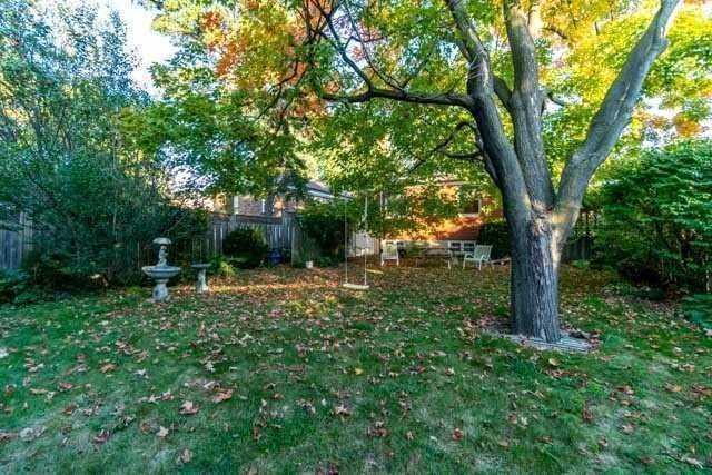 26 Larkhall Ave, House detached with 3 bedrooms, 2 bathrooms and 3 parking in Toronto ON | Image 8