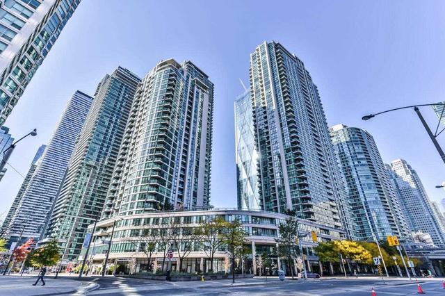 1405 - 12 Yonge St, Condo with 2 bedrooms, 2 bathrooms and 1 parking in Toronto ON | Image 1