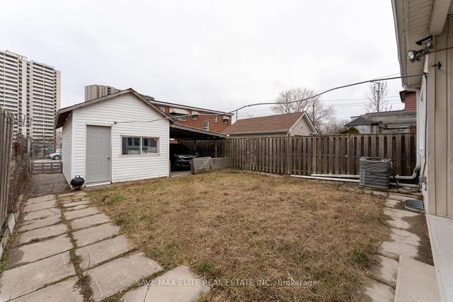 73 Buttonwood Ave, House detached with 3 bedrooms, 3 bathrooms and 2 parking in Toronto ON | Image 9
