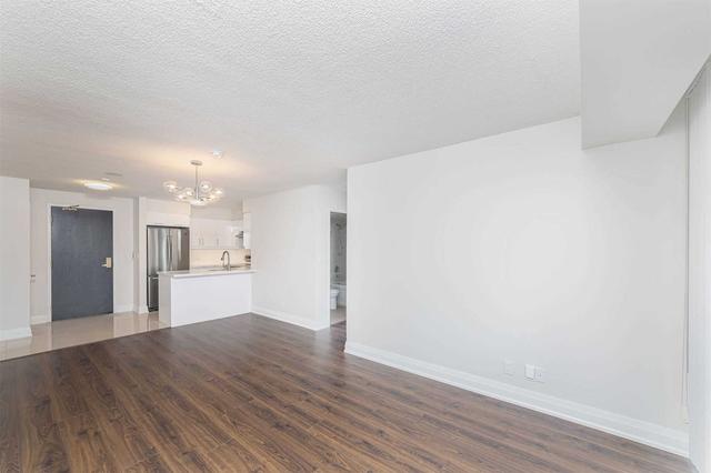 2306 - 23 Hollywood Ave, Condo with 2 bedrooms, 2 bathrooms and 1 parking in Toronto ON | Image 12