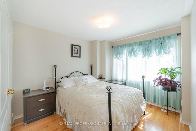 4 - 3985 Eglinton Ave W, Townhouse with 2 bedrooms, 2 bathrooms and 1 parking in Mississauga ON | Image 3