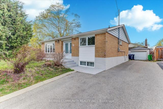 28 Hadrina St, House detached with 3 bedrooms, 2 bathrooms and 7 parking in Brampton ON | Image 12