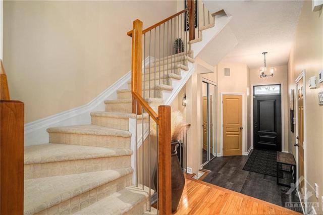 6084 North Bluff Drive, Townhouse with 2 bedrooms, 3 bathrooms and 3 parking in Ottawa ON | Image 5