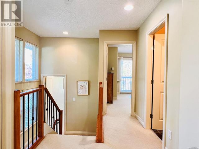 5 - 1405 Mallek Cres, House attached with 3 bedrooms, 3 bathrooms and 1 parking in Victoria BC | Image 14