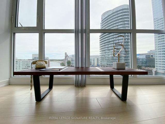 1007 - 75 Queens Wharf Rd, Condo with 1 bedrooms, 1 bathrooms and 0 parking in Toronto ON | Image 3