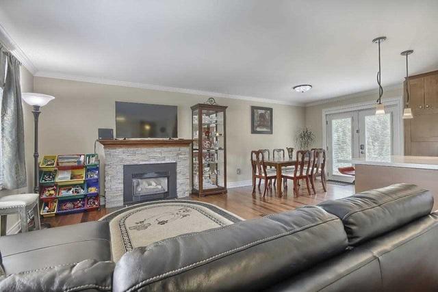 4178 New St, House detached with 3 bedrooms, 2 bathrooms and 5 parking in Burlington ON | Image 9