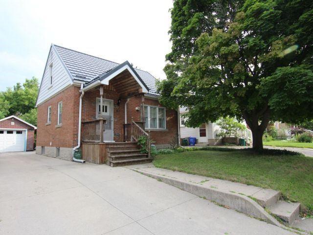 81 Stirling Ave S, House detached with 2 bedrooms, 1 bathrooms and 3 parking in Kitchener ON | Image 1