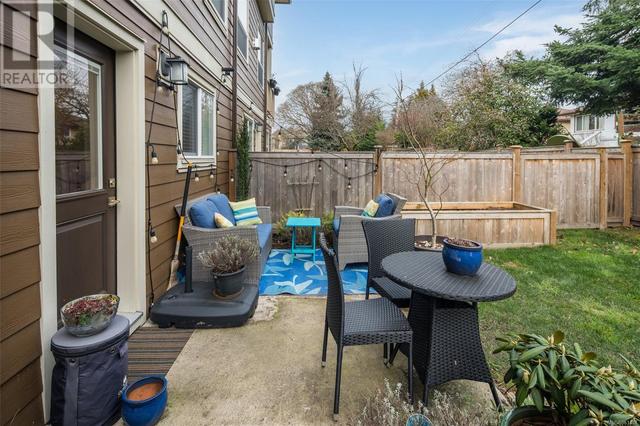 4 - 2923 Shelbourne St, House attached with 3 bedrooms, 3 bathrooms and 1 parking in Victoria BC | Image 33