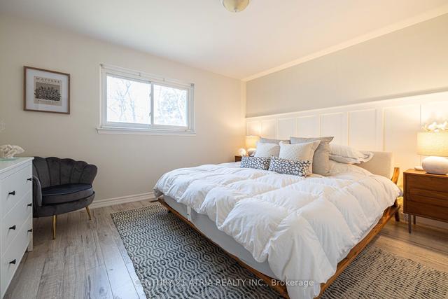 36 Glenstroke Dr, House semidetached with 3 bedrooms, 2 bathrooms and 5 parking in Toronto ON | Image 15