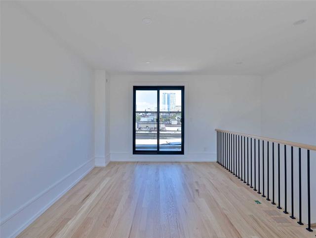 143 D' Arcy St, House attached with 2 bedrooms, 2 bathrooms and 2 parking in Toronto ON | Image 22