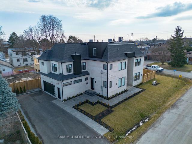 1019 Strathy Ave, House detached with 4 bedrooms, 7 bathrooms and 8 parking in Mississauga ON | Image 1