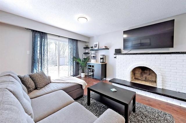 3307 Tallmast Cres, House semidetached with 4 bedrooms, 2 bathrooms and 4 parking in Mississauga ON | Image 17