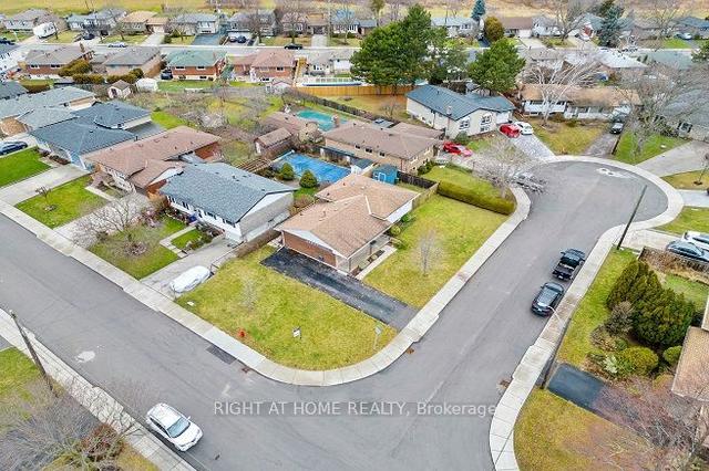 3 Glendora Crt, House detached with 3 bedrooms, 2 bathrooms and 3 parking in Hamilton ON | Image 26