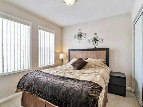 863 Gazley Circ, House attached with 3 bedrooms, 2 bathrooms and 1 parking in Milton ON | Image 8