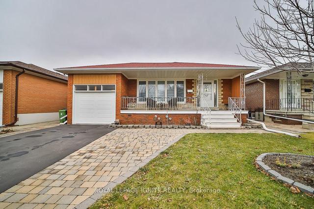82 Brampton Rd, House detached with 3 bedrooms, 3 bathrooms and 4 parking in Toronto ON | Image 1