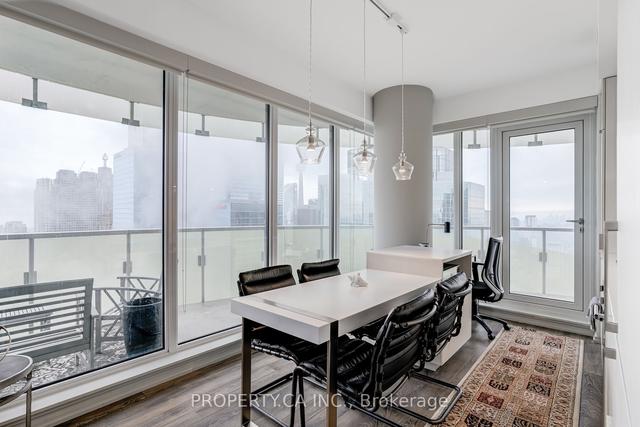 3809 - 197 Yonge St, Condo with 2 bedrooms, 2 bathrooms and 0 parking in Toronto ON | Image 30