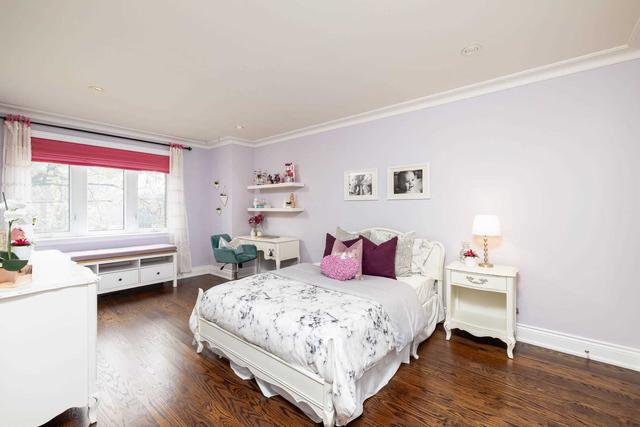 23 Mcclinchy Ave, House detached with 4 bedrooms, 4 bathrooms and 3 parking in Toronto ON | Image 21