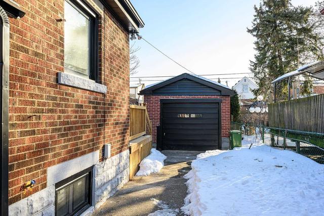 151 Tuxedo Ave S, House detached with 4 bedrooms, 3 bathrooms and 5 parking in Hamilton ON | Image 31