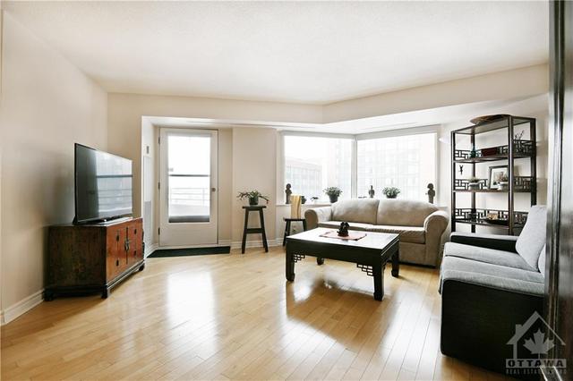 809 - 151 Bay Street, Condo with 3 bedrooms, 2 bathrooms and 1 parking in Ottawa ON | Image 12