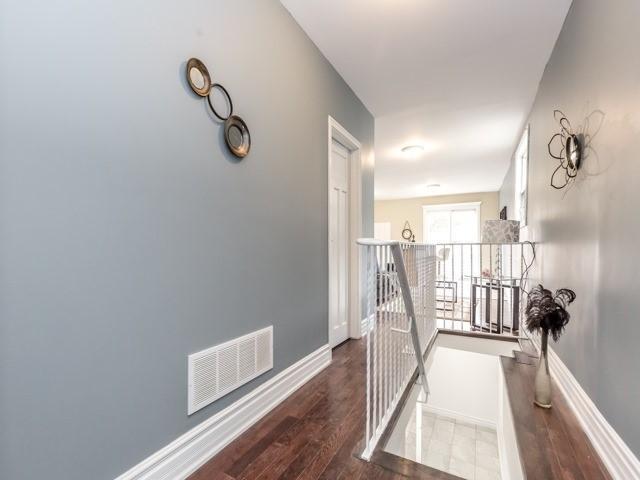 110 Lamb Ave, House detached with 3 bedrooms, 3 bathrooms and 1 parking in Toronto ON | Image 7