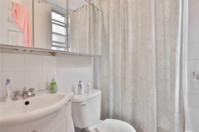 686 Gerrard St E, House attached with 3 bedrooms, 4 bathrooms and 0 parking in Toronto ON | Image 22