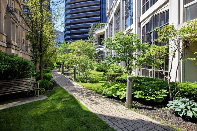 903 - 3 Mcalpine St, Condo with 2 bedrooms, 3 bathrooms and 2 parking in Toronto ON | Image 33