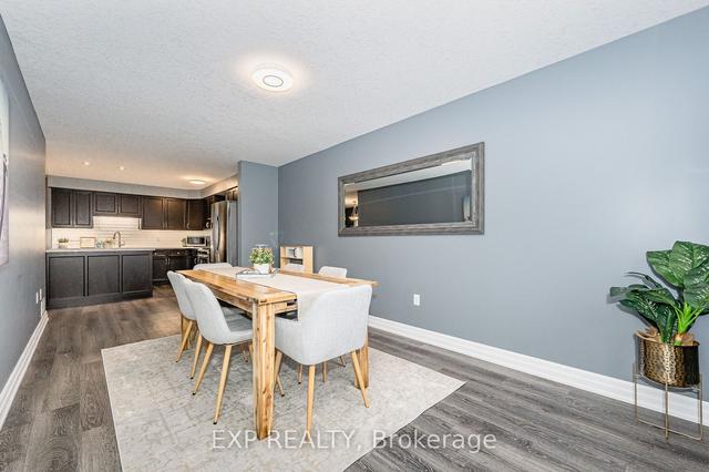 25 Oakes Cres, House semidetached with 3 bedrooms, 3 bathrooms and 3 parking in Guelph ON | Image 7