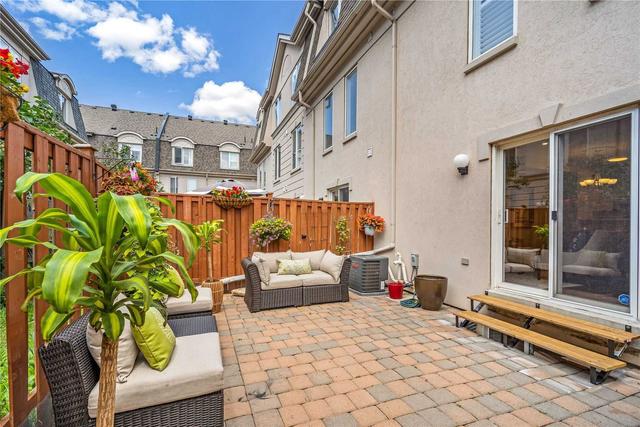 291 David Dunlap Circ, House attached with 3 bedrooms, 3 bathrooms and 3 parking in Toronto ON | Image 5