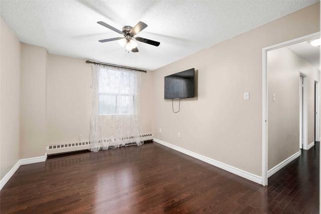 301 - 180 Dudley Ave, Condo with 3 bedrooms, 2 bathrooms and 1 parking in Markham ON | Image 16