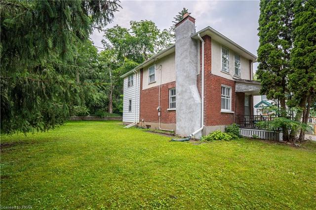 1023 Water Street, House detached with 3 bedrooms, 2 bathrooms and 5 parking in Peterborough ON | Image 12