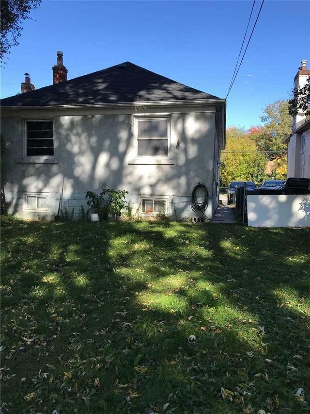 63 Steeles Ave E, House detached with 2 bedrooms, 2 bathrooms and 4 parking in Toronto ON | Card Image