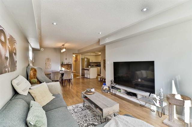 1501 - 2420 Baronwood Dr, Townhouse with 2 bedrooms, 2 bathrooms and 1 parking in Oakville ON | Image 8
