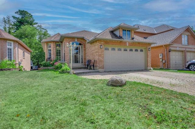 1131 Gossamer Dr, House detached with 2 bedrooms, 3 bathrooms and 6 parking in Pickering ON | Card Image