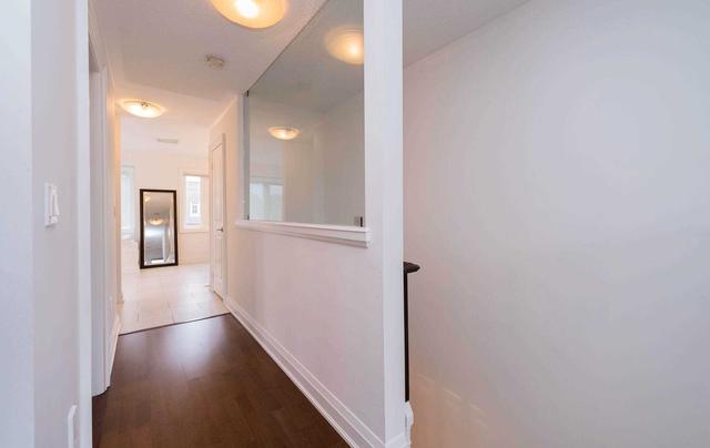 2260 Gerrard St E, Townhouse with 3 bedrooms, 3 bathrooms and 2 parking in Toronto ON | Image 19