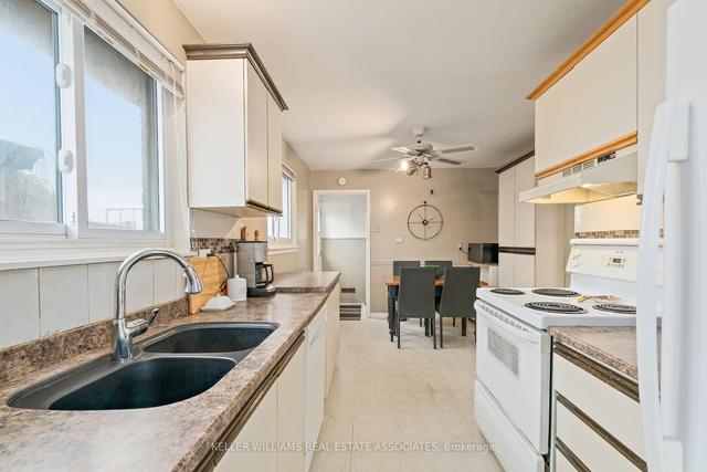71 Gulliver Cres, House semidetached with 3 bedrooms, 2 bathrooms and 3 parking in Brampton ON | Image 3