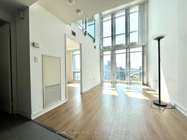 3701 - 15 Fort York Blvd, Condo with 2 bedrooms, 2 bathrooms and 1 parking in Toronto ON | Image 30