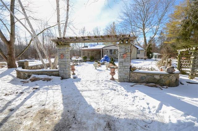 7571 Cornell Trail, House detached with 3 bedrooms, 2 bathrooms and null parking in Lambton Shores ON | Image 35