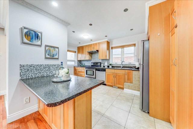 84 Benleigh Dr, House detached with 3 bedrooms, 2 bathrooms and 4 parking in Toronto ON | Image 3
