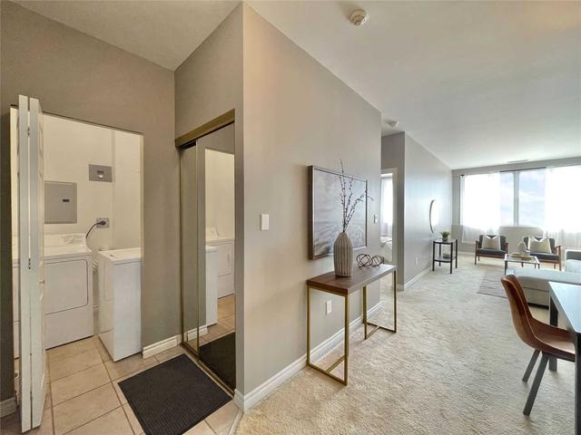320 - 10 Gateway Blvd, Condo with 1 bedrooms, 1 bathrooms and 1 parking in Toronto ON | Image 3