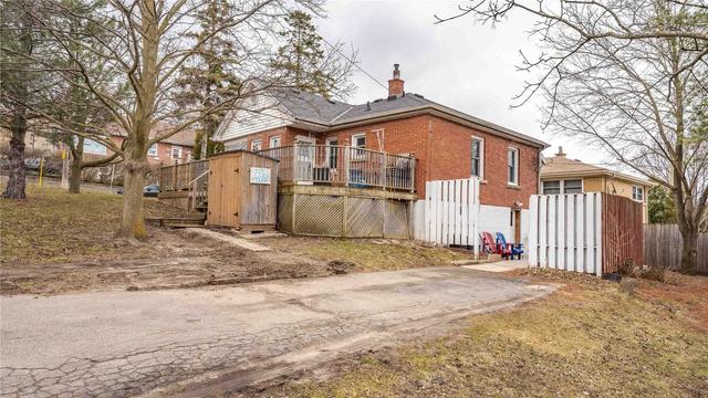 70 Lawrence St, House detached with 2 bedrooms, 2 bathrooms and 2 parking in Brantford ON | Image 19