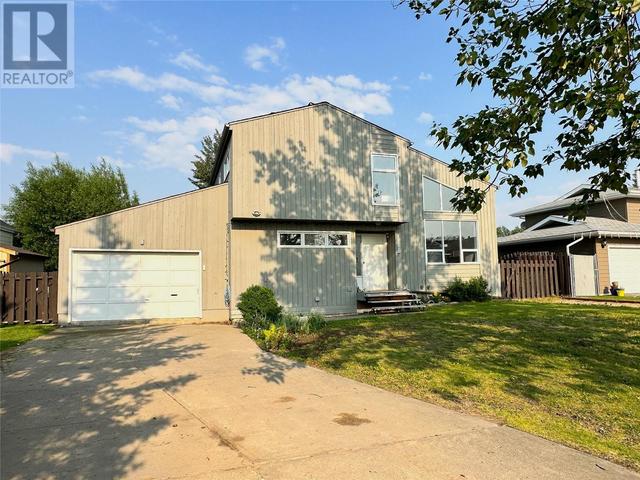 10720 Willowview Drive, House detached with 4 bedrooms, 1 bathrooms and null parking in Dawson Creek BC | Image 1